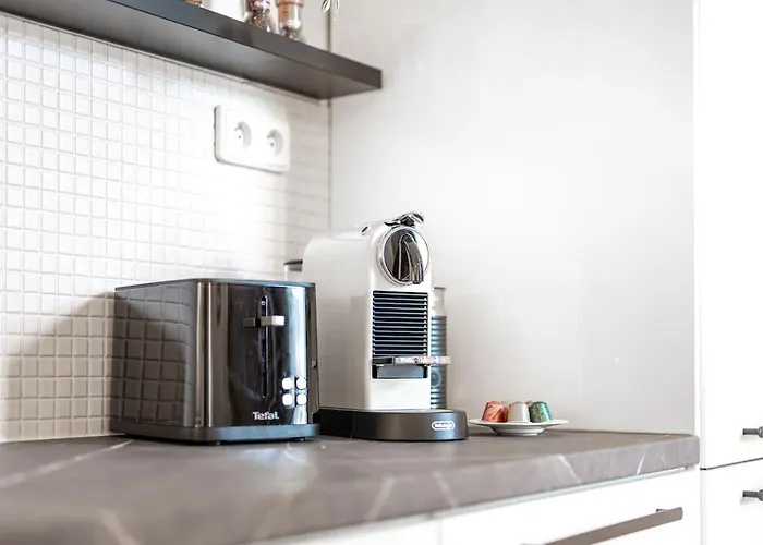 Apartamento Trendy Centrally Located With Ps5, Ac, Balcony Praga