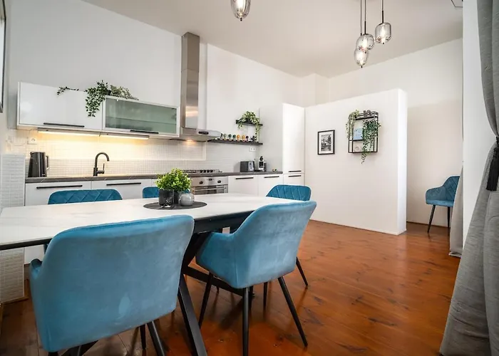 Trendy Centrally Located With Ps5, Ac, Balcony Apartamento Praga