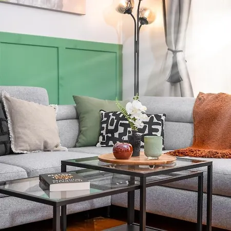 Trendy Centrally Located With Ps5, Ac, Balcony Apartamento
