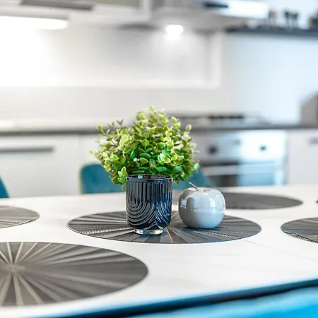 Trendy Centrally Located With Ps5, Ac, Balcony Apartamento Praga
