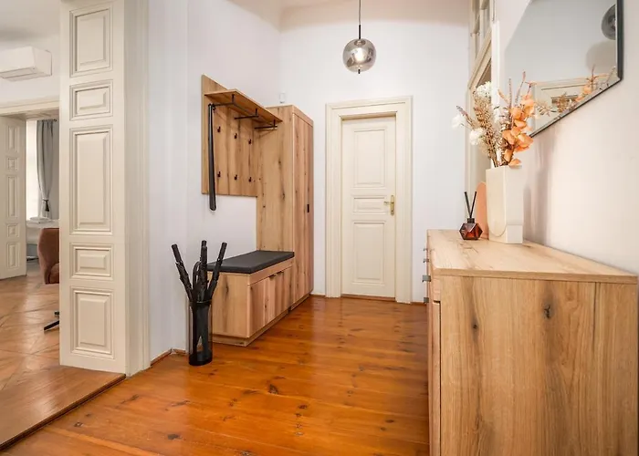 Apartamento Trendy Centrally Located With Ps5, Ac, Balcony Praga