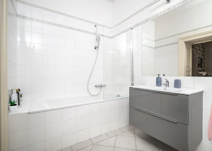 Appartamento Trendy Centrally Located With Ps5, Ac, Balcony Praga